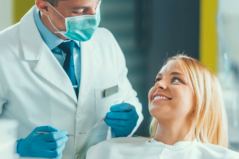 cosmetic-dentist-huntersville-nc-patient-consultation
